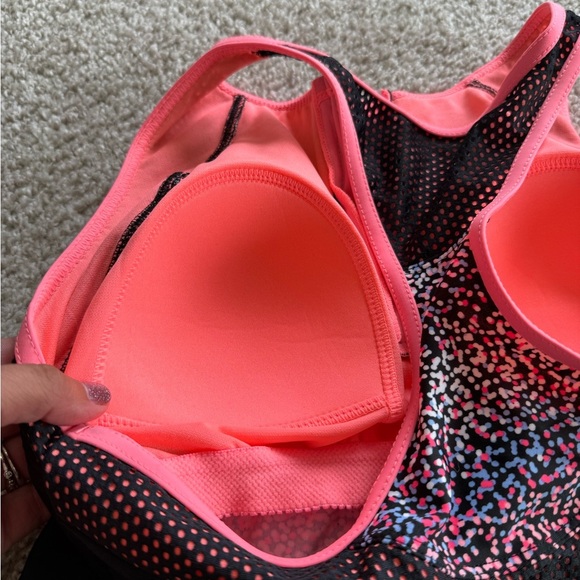 Women’s size XL Zero Xposur swim top with zippered front and sewn in pads - Picture 5 of 6